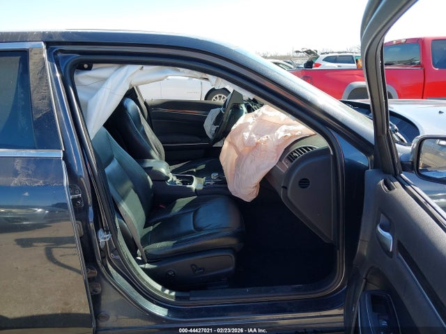 Продажа на аукционе авто 2016 Chrysler 300 Anniversary Edition, vin: 2C3CCAAG5GH142120, номер лота: 44427021