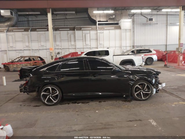 Продажа на аукционе авто 2018 Honda Accord Sport, vin: 1HGCV1F32JA215320, номер лота: 44427026