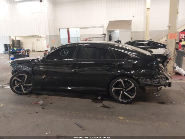 Продажа на аукционе авто 2018 Honda Accord Sport, vin: 1HGCV1F32JA215320, номер лота: 44427026