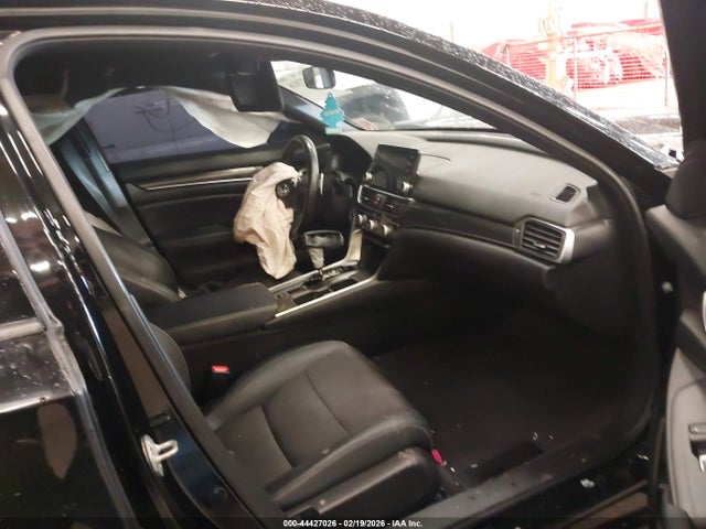Продажа на аукционе авто 2018 Honda Accord Sport, vin: 1HGCV1F32JA215320, номер лота: 44427026