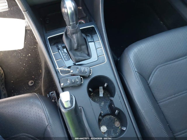 1VWDT7A35HC076492 Volkswagen Passat 1.8t R-line