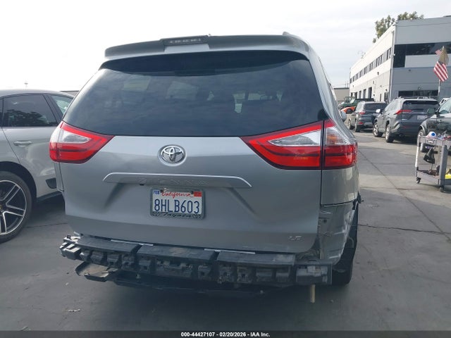 5TDKZ3DC9JS904335 Toyota Sienna Le 8 Passenger