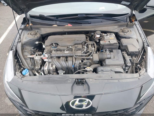 5NPLS4AG0NH066049 Hyundai ELANTRA SEL