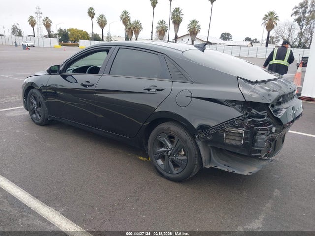5NPLS4AG0NH066049 Hyundai ELANTRA SEL