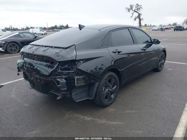 5NPLS4AG0NH066049 Hyundai ELANTRA SEL