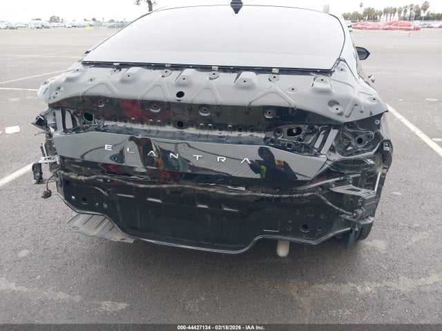 5NPLS4AG0NH066049 Hyundai ELANTRA SEL