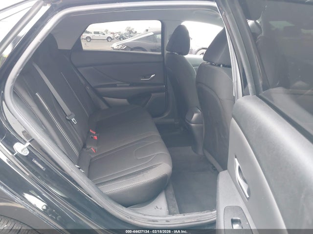 5NPLS4AG0NH066049 Hyundai ELANTRA SEL