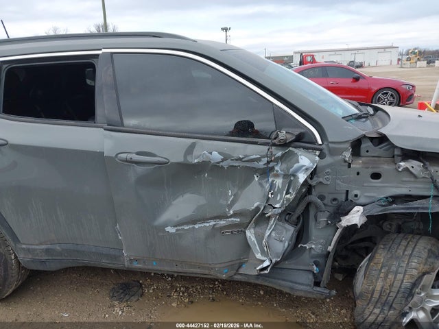 44427152 :رقم المزاد ، 3C4NJDBN1PT503942 vin ، 2023 Jeep Compass Latitude 4x4 مزاد بيع