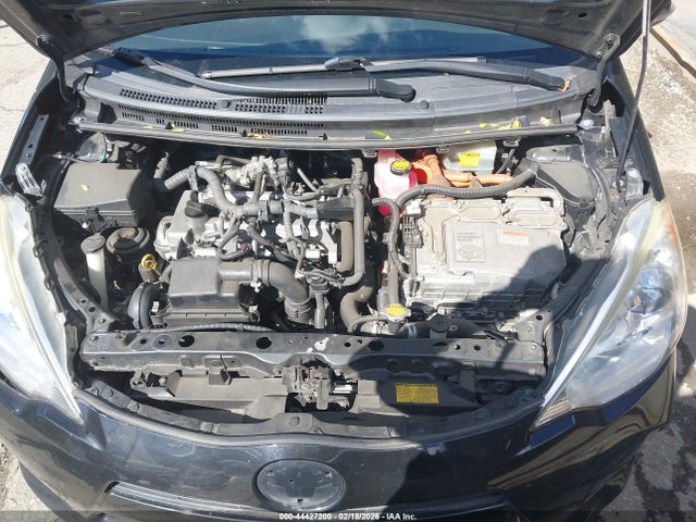 JTDKDTB36E1063868 Toyota Prius C One