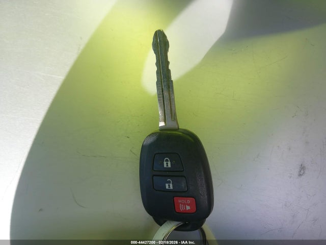 JTDKDTB36E1063868 Toyota Prius C One