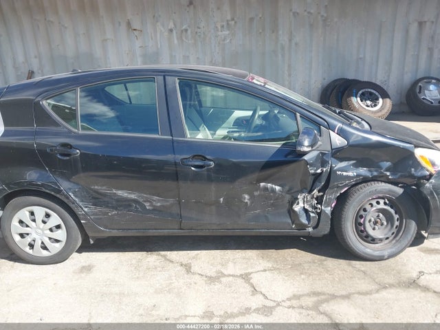 JTDKDTB36E1063868 Toyota Prius C One