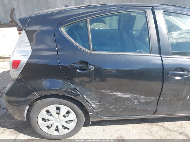 JTDKDTB36E1063868 Toyota Prius C One