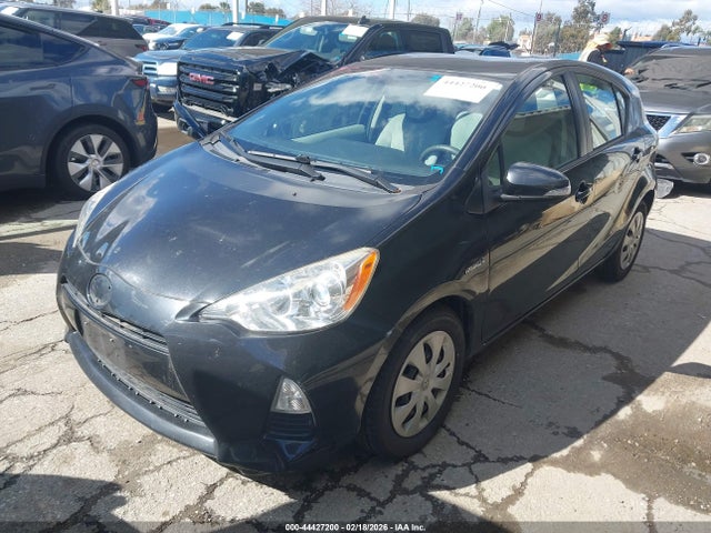 JTDKDTB36E1063868 Toyota Prius C One