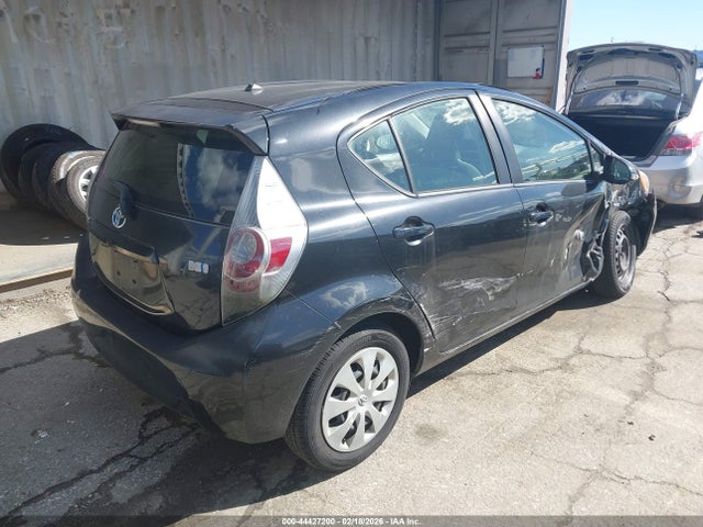 JTDKDTB36E1063868 Toyota Prius C One