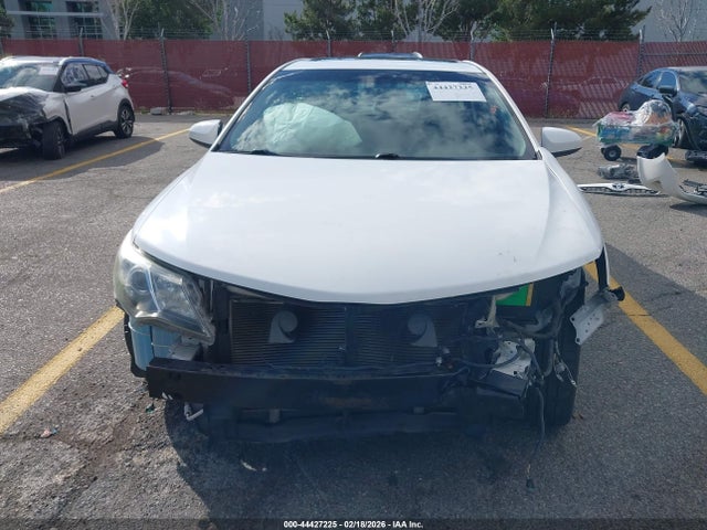 4T1BF1FK0EU761354 Toyota CAMRY SE