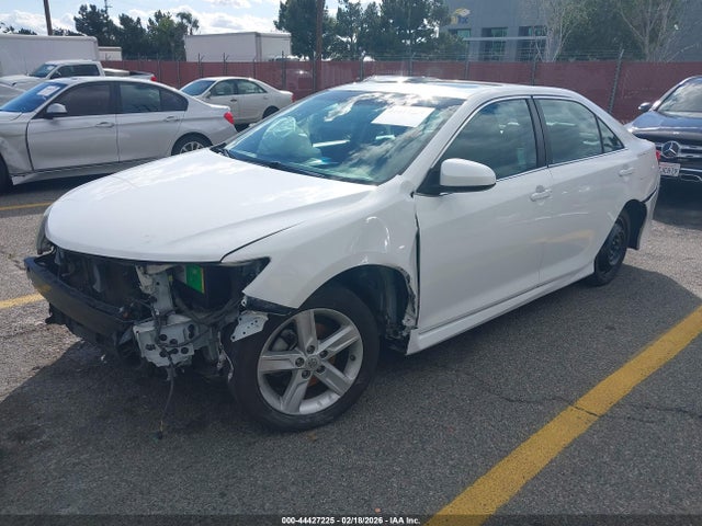 4T1BF1FK0EU761354 Toyota CAMRY SE