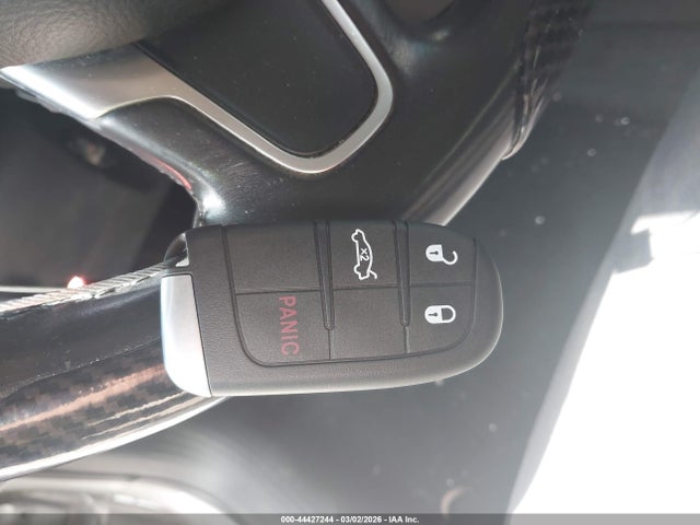 2015 Chrysler 200 Limited მანქანა იყიდება აუქციონზე, vin: 1C3CCCAB5FN688499, აუქციონის ნომერი: 44427244
