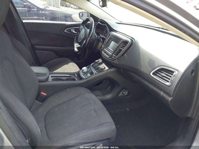 2015 Chrysler 200 Limited მანქანა იყიდება აუქციონზე, vin: 1C3CCCAB5FN688499, აუქციონის ნომერი: 44427244