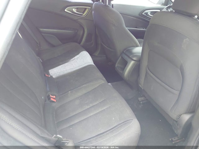 2015 Chrysler 200 Limited მანქანა იყიდება აუქციონზე, vin: 1C3CCCAB5FN688499, აუქციონის ნომერი: 44427244