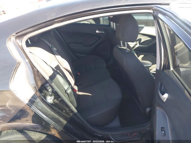 3KPFK4A7XJE273740 KIA FORTE LX