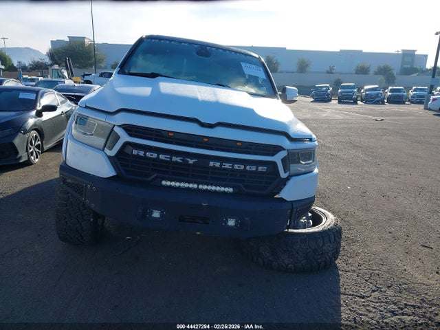 1C6SRFFT0MN735743 RAM 1500 Big Horn 4x4 5&#039;7 Box