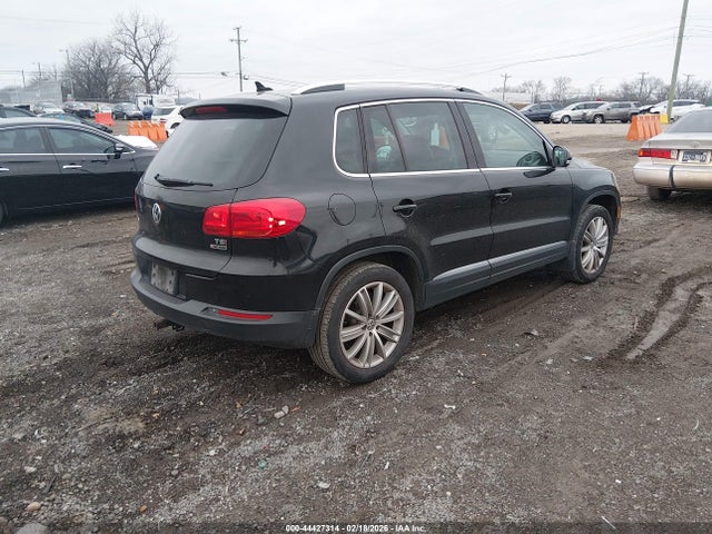 2016 VOLKSWAGEN TIGUAN WVGBV7AX6GW547436 Photo 3