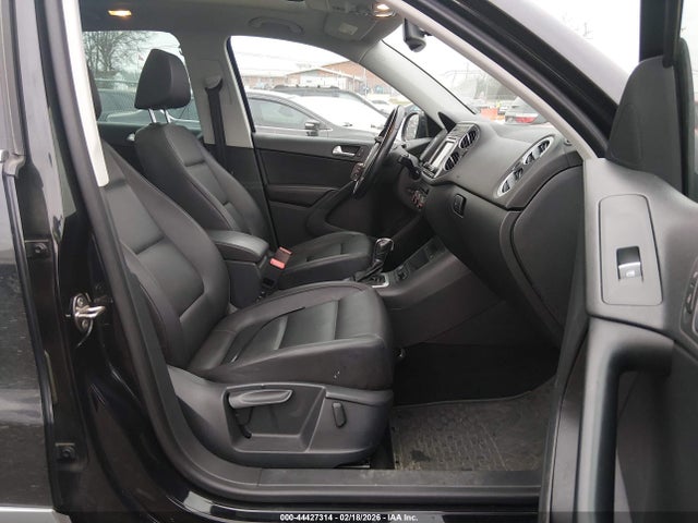 2016 VOLKSWAGEN TIGUAN WVGBV7AX6GW547436 Photo 4