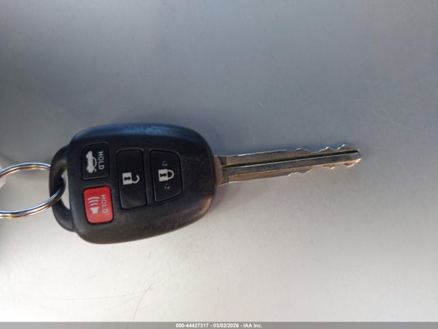 4T1BF1FK2GU590738 Toyota CAMRY SE