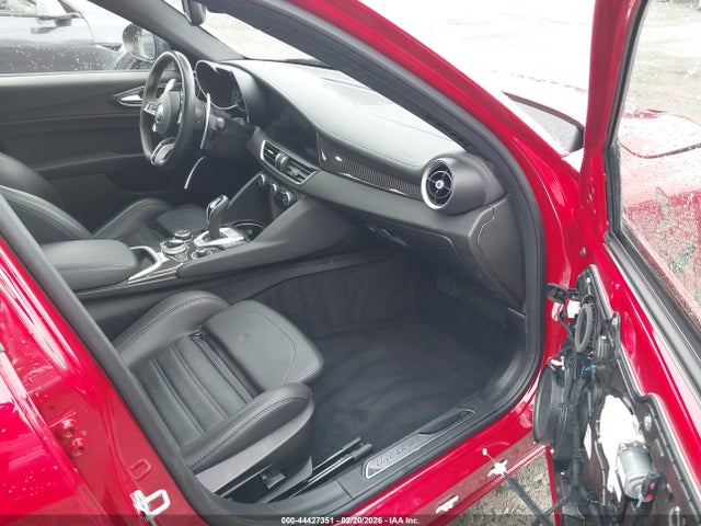 ZARFAMEV3N7657494 Alfa Romeo Giulia Quadrifoglio Rwd