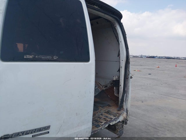 1GCWGGFF3F1107542 Chevrolet Express 2500 Work Van