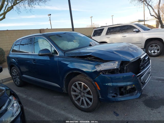 WA1LHAF76JD031564 Audi Q7 2.0t Premium