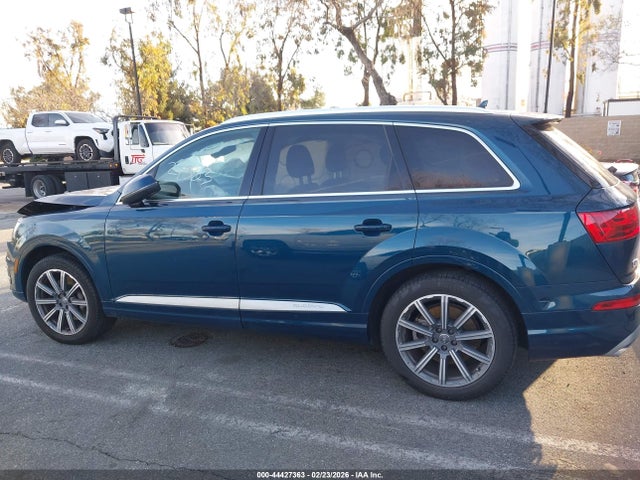 WA1LHAF76JD031564 Audi Q7 2.0t Premium