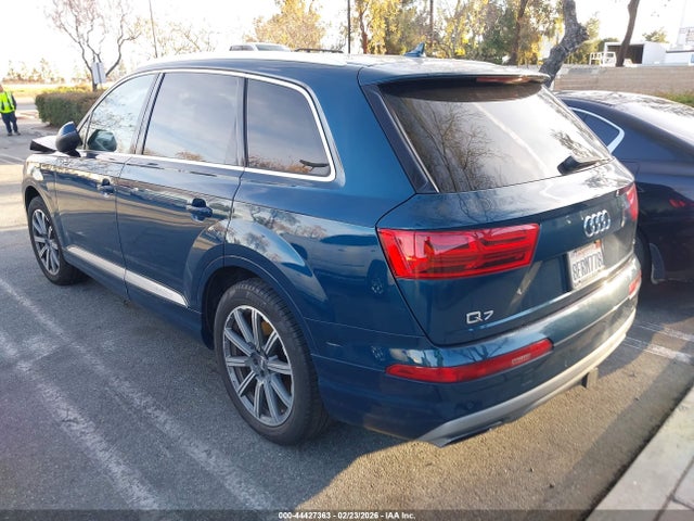 WA1LHAF76JD031564 Audi Q7 2.0t Premium