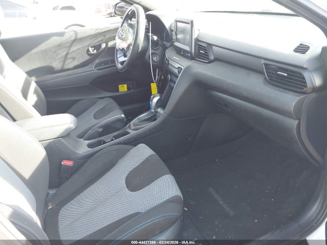 KMHTG6AF4KU018930 Hyundai Veloster 2.0