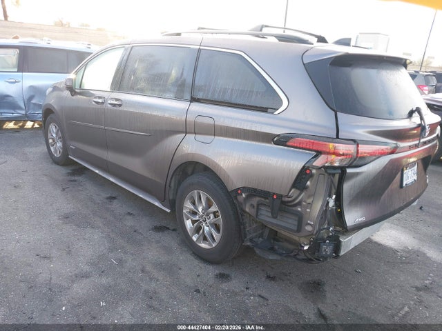 5TDJSKFC9MS012324 Toyota SIENNA XLE