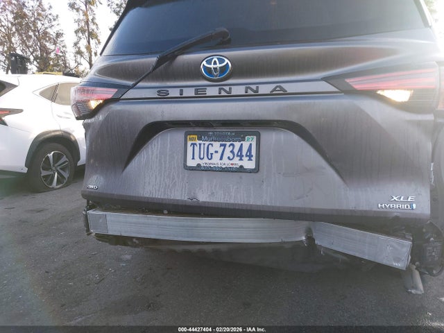 5TDJSKFC9MS012324 Toyota SIENNA XLE