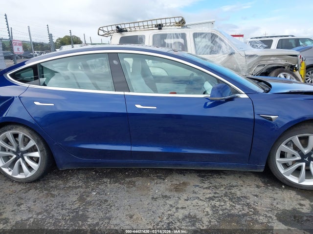 Продаж на аукціоні авто 2018 Tesla Model 3 Long Range/performance, vin: 5YJ3E1EB6JF101044, номер лоту: 44427420
