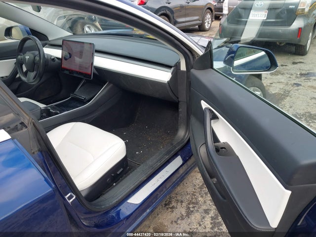 Продаж на аукціоні авто 2018 Tesla Model 3 Long Range/performance, vin: 5YJ3E1EB6JF101044, номер лоту: 44427420