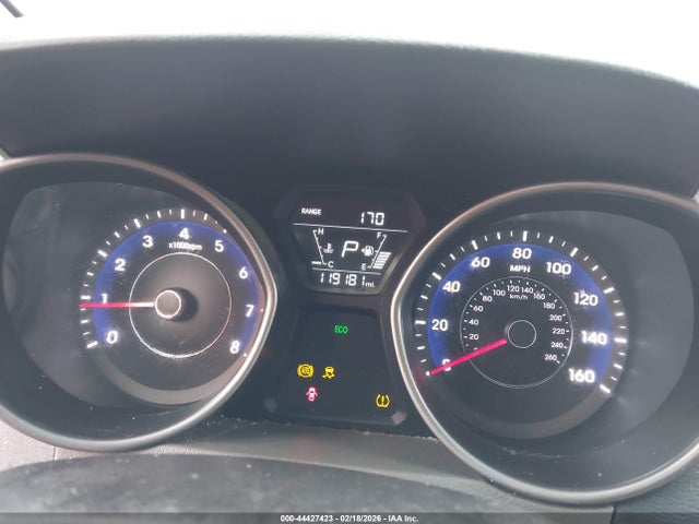5NPDH4AE9FH580601 Hyundai ELANTRA SE