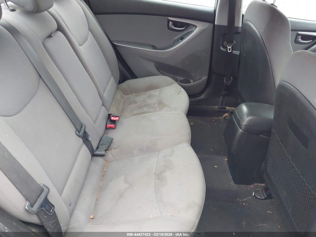5NPDH4AE9FH580601 Hyundai ELANTRA SE