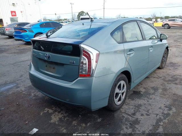 Toyota Prius Two 2015 JTDKN3DU0F1879804 Image 4