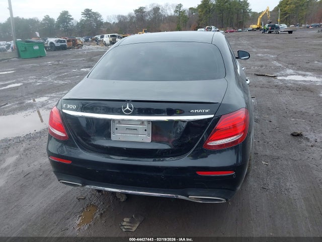 44427443 :رقم المزاد ، WDDZF4KB2HA122639 vin ، 2017 Mercedes-benz E 300 4matic مزاد بيع