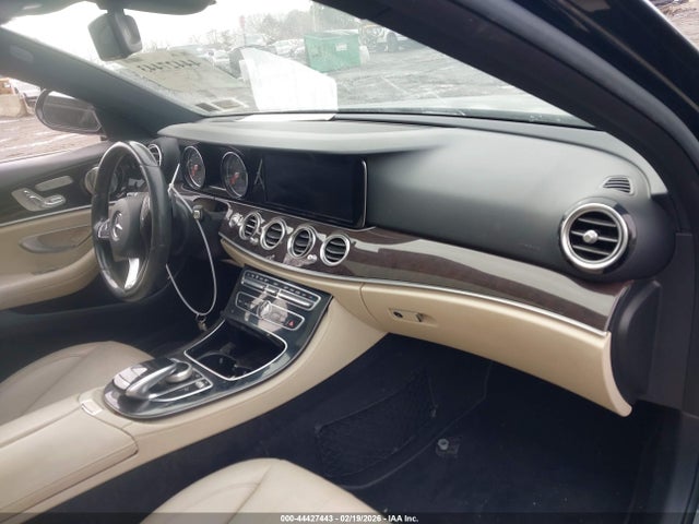 44427443 :رقم المزاد ، WDDZF4KB2HA122639 vin ، 2017 Mercedes-benz E 300 4matic مزاد بيع