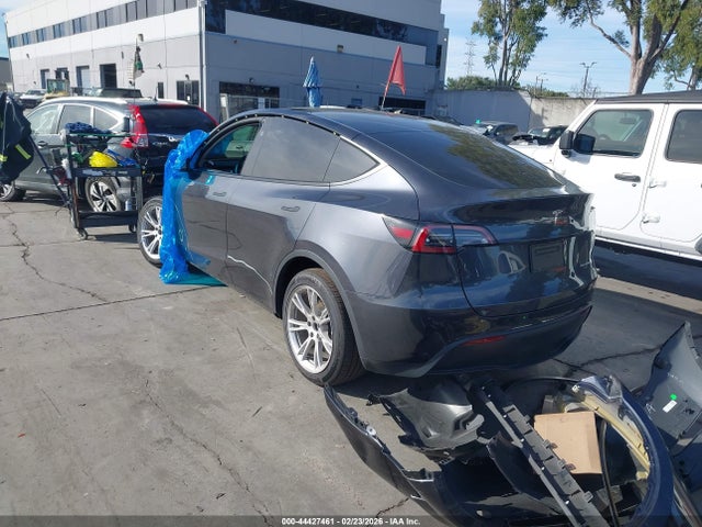 2024 Tesla Model Y Long Range Dual Motor All-wheel Drive მანქანა იყიდება აუქციონზე, vin: 7SAYGDEE9RF068891, აუქციონის ნომერი: 44427461