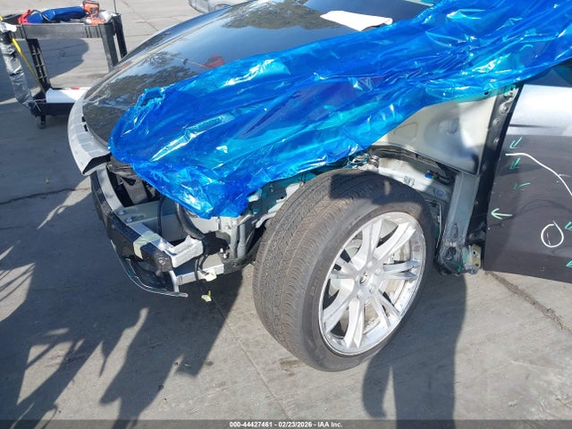 2024 Tesla Model Y Long Range Dual Motor All-wheel Drive მანქანა იყიდება აუქციონზე, vin: 7SAYGDEE9RF068891, აუქციონის ნომერი: 44427461