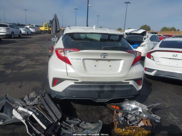 JTNKHMBX6K1037887 Toyota C-HR LE