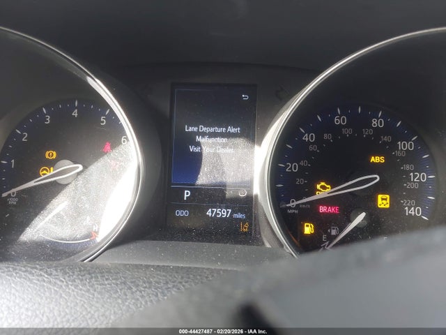 JTNKHMBX6K1037887 Toyota C-HR LE