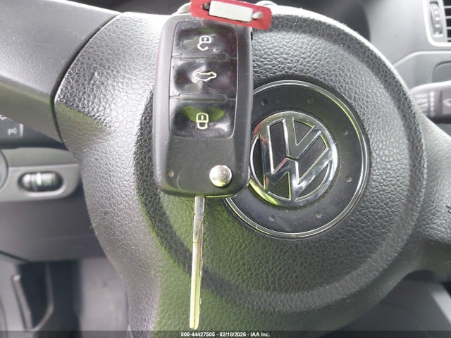 44427505 :رقم المزاد ، 3VWDX7AJ8BM394373 vin ، 2011 Volkswagen Jetta 2.5l Se مزاد بيع