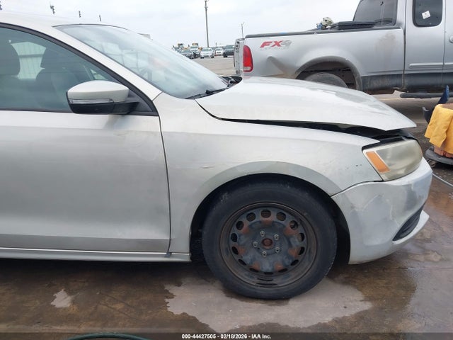 44427505 :رقم المزاد ، 3VWDX7AJ8BM394373 vin ، 2011 Volkswagen Jetta 2.5l Se مزاد بيع