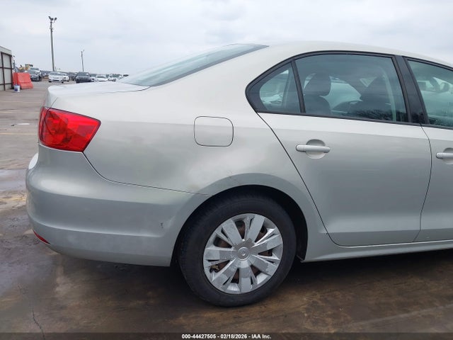 44427505 :رقم المزاد ، 3VWDX7AJ8BM394373 vin ، 2011 Volkswagen Jetta 2.5l Se مزاد بيع